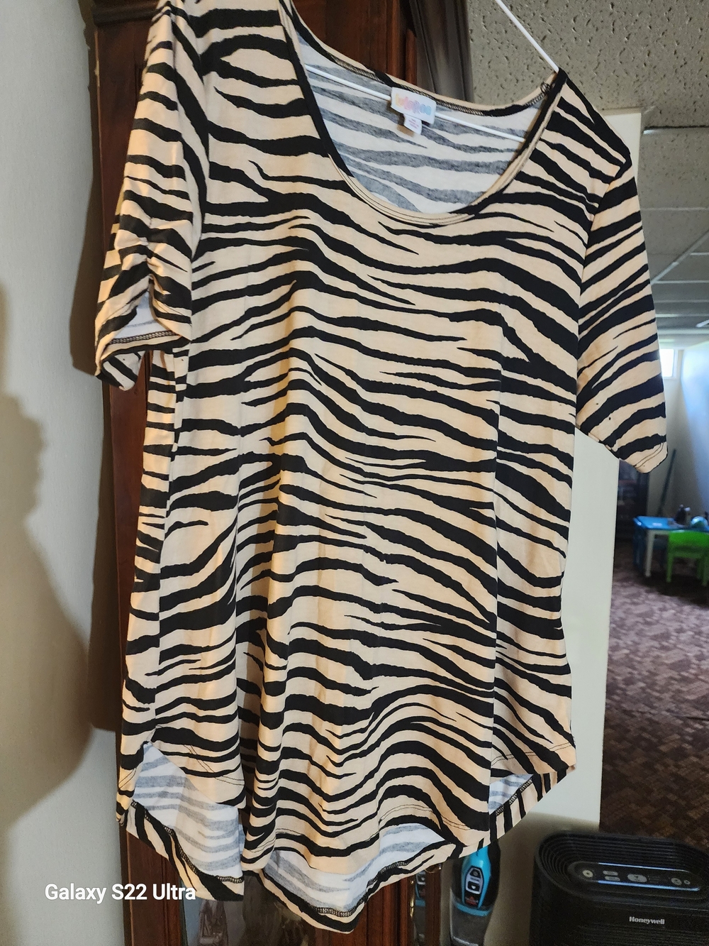 LuLaRoe Black and Cream Zebra Stripe Short Sleeve Tee